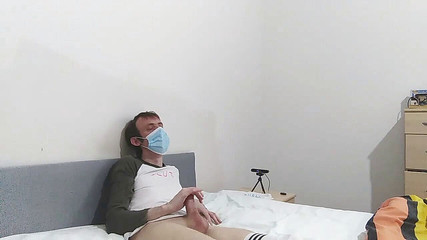 Sammy Andrews: Twink Sammy Andrews si znovu hraje se svým ptákem!