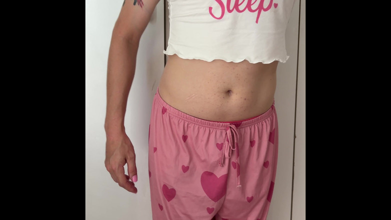 Kinky Princess: Il travestito effeminato si veste goffamente da modella