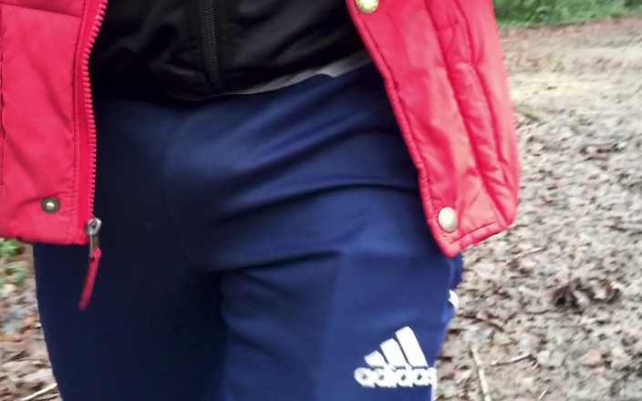 MrMagicDevil: Jadi ia adalah musim sejuk dan ia sangat sejuk di...