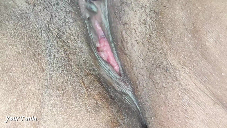 YourTania: Tania insoddisfatta che masturba orgasmo duro e figa bagnata