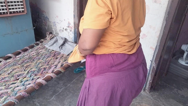 Yourgeeta8899: Derramado sêmen quente na bunda de Geeta Bhabhi