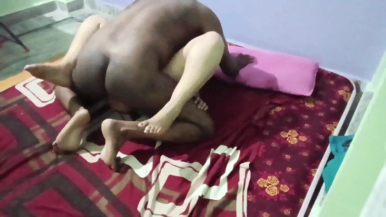 Sexy sindu: Indiancă frumoasă soție sexy sedusă și futută tare de desi man