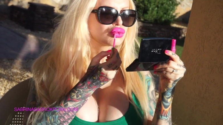 Sabrina Sabrok: New plastic big lips
