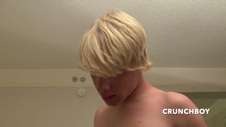 Crunch Boy: Mladý gay kouří tyto heterosexuální kámoše a šuká bez kondomu