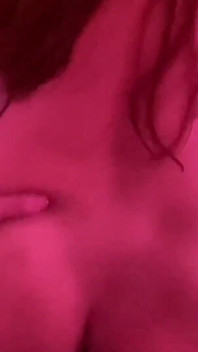 La follo al estilo perrito hasta que dejo su vagina goteando leche
