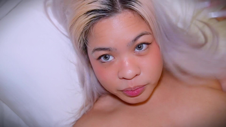 Blond_withasian: Partea 2/2 Fața de înger Pinay cu fund mare încântat să fută un...