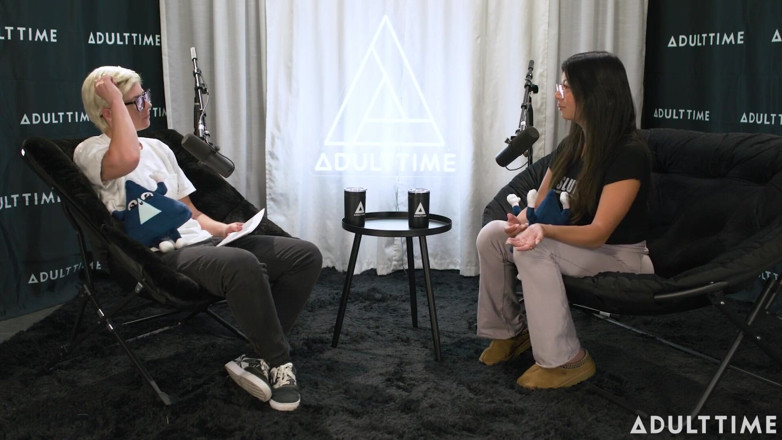 Adult Time Podcast: Cami Strella overleeft een cultus, tiktok-roem en niet-monogamie | de pornopodcast