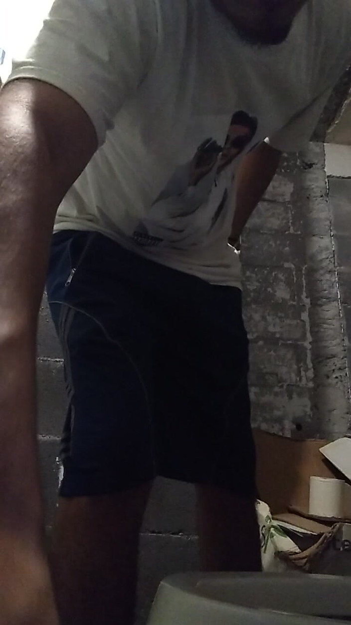 AlexAlejandro13: Pee Horny