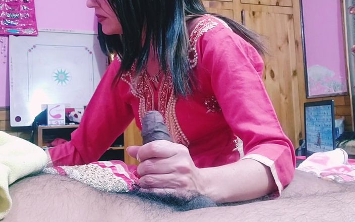 Bolly Karma: Мій зведений брат хотів, щоб я зробила дрочку руками