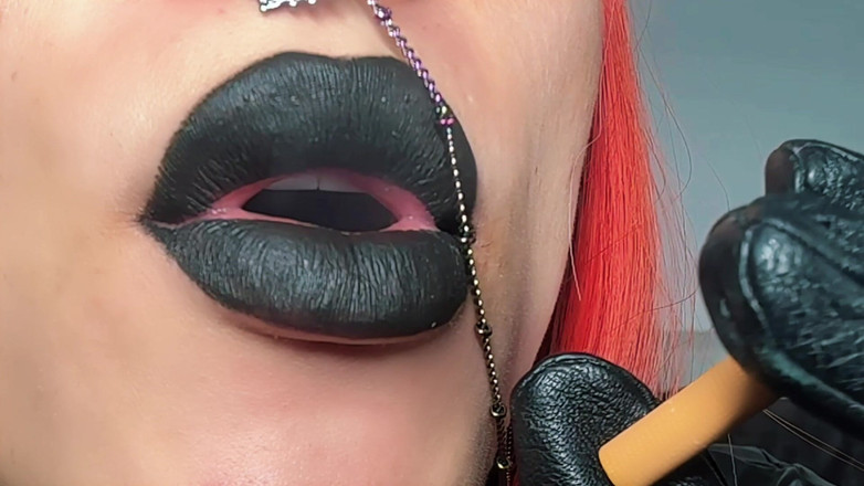 Viper Fierce: Puta mariquita hablando sucio de cerca fumando y fetiche de...