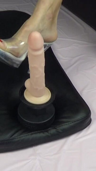 Jerking off with My Legs in Stockings