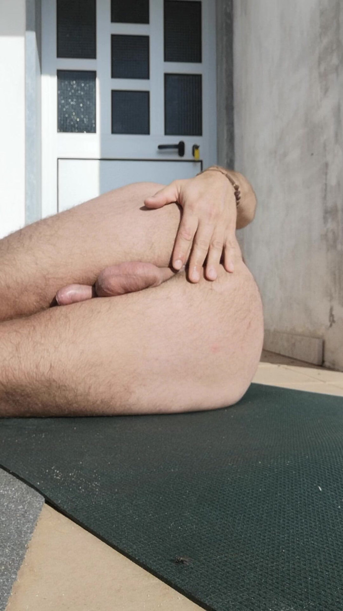 Chemanuchao: Met mijn kont spelen in de tuin