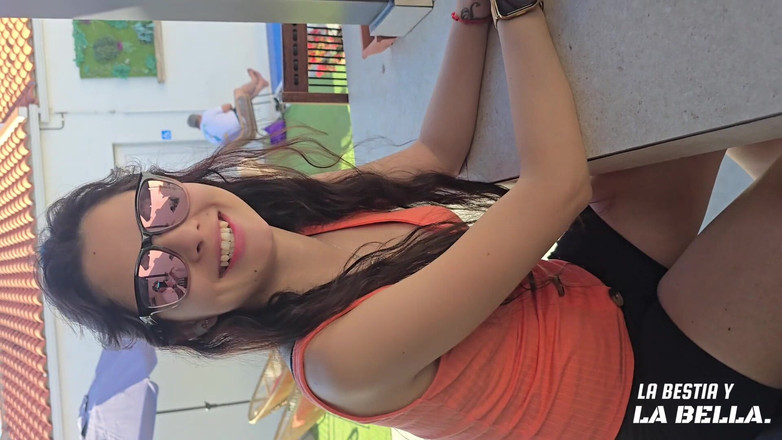 Labestiaylabella: Aku ngentot orang asing di kamar hotel amatir!!