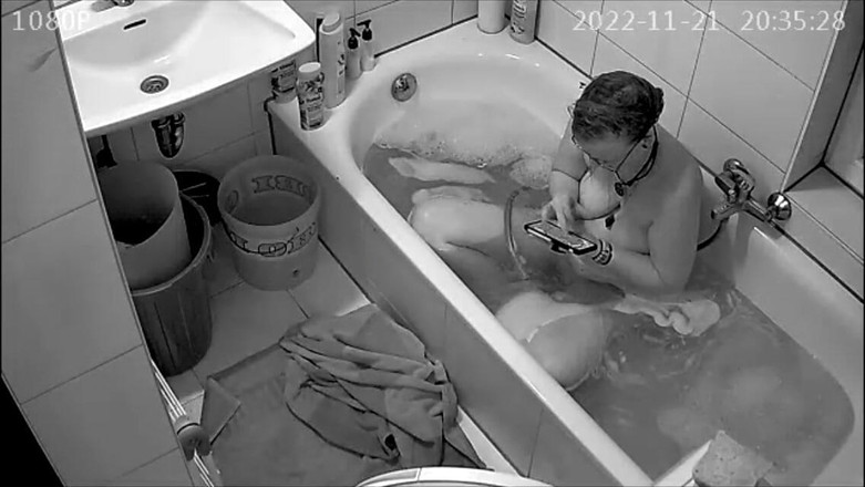 KittieNoOne: Beccati in bagno