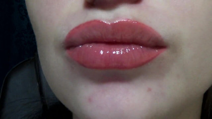 Goddess Misha Goldy: Lips fetish! Kissing! Lips gloss!