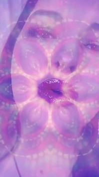 Trippy Kisses - You're Weak & Obsessed with Sydney Screams' Mesmerizing Glossy Lipstick Kisses