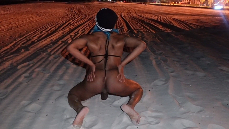 miikakawaiii: Happy Pride: Mika Kawaiii Bubble Booty on the Beach