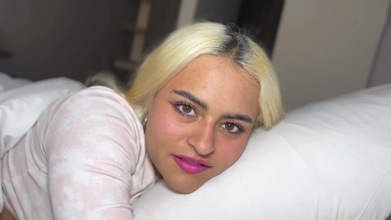 cxlila: My Stepsister’s Best Friend and I Shared a Bed and...