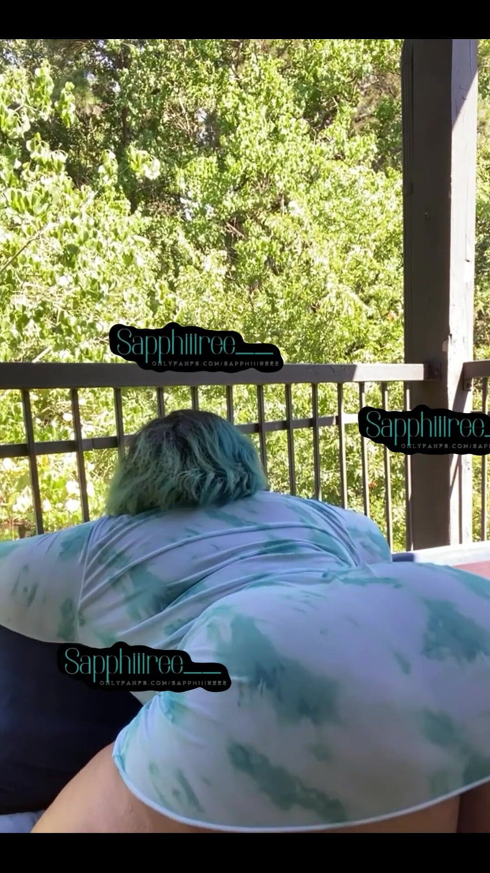 Biggdebbie solo: Big Ass