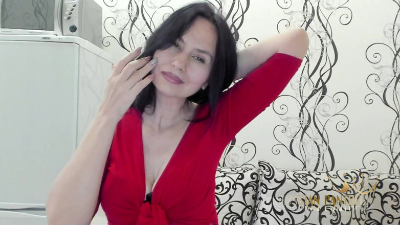 ANGELA_LADY: Dame en rouge 1