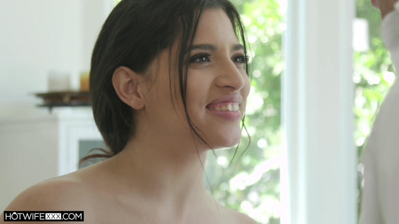 New Sensations: Gabriela profesyonel ellerde