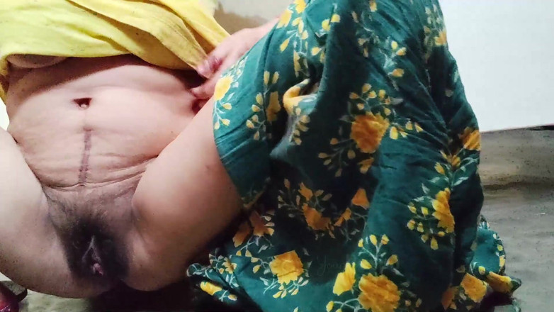 Your Puspa: 보지를 깨끗이 면도한 인도 인도 소녀