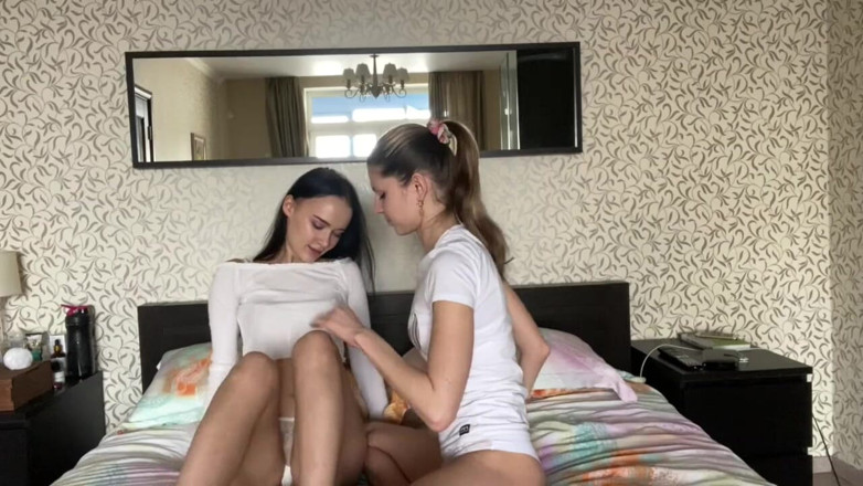 Gina Gerson: Lesbian play with Hitachi