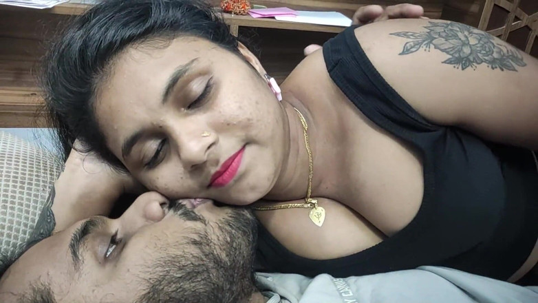 Vaigavarun45: 結婚前日浮気花嫁セックス彼女のボーイフレンドと、マル浮気花嫁ボーイフレンドとのホットセックス結婚前日