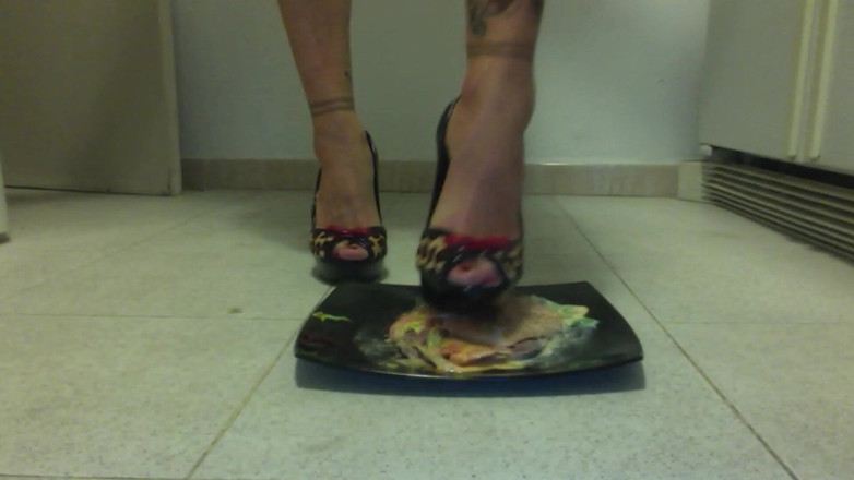 Goddess Maya: Ass and Heels Crush Burger