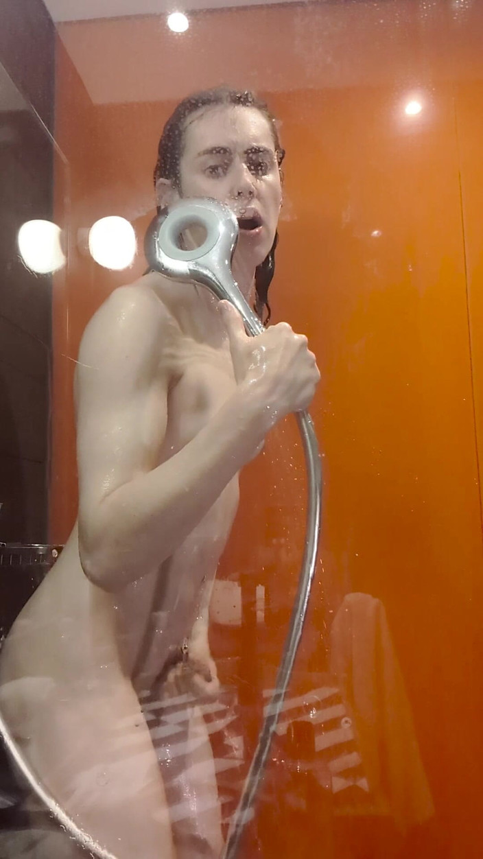 CecexoMonroe: Сексуальный душ Cece