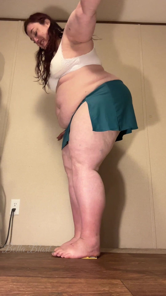 BellaBlast: 践踏和破碎:我的体重压垮了你