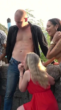 Prövar nya saker i Fam del 1 - Famscrew