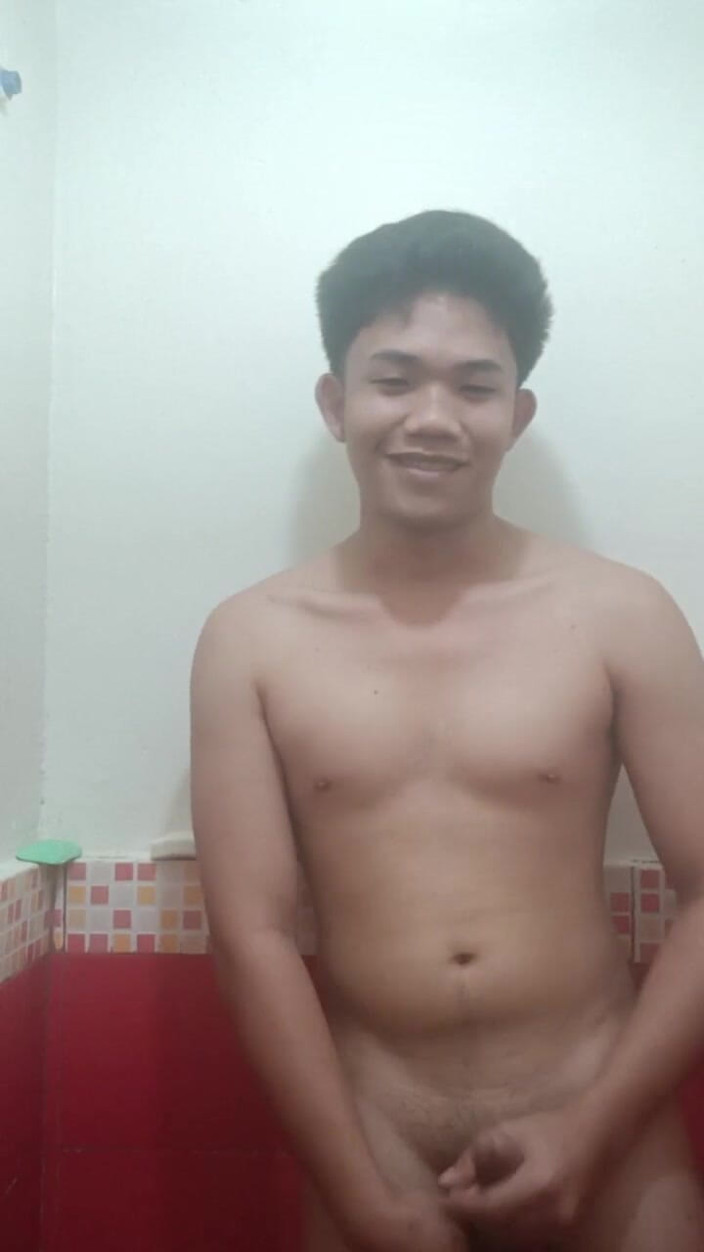 Rent A Gay Productions: El Filipino Cachondo Está Cachondo Y Lo Suelta