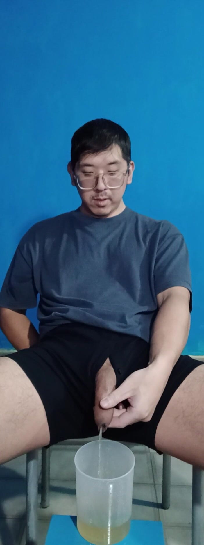 gyoenasianbigdick: Première Vidéo De Pisse