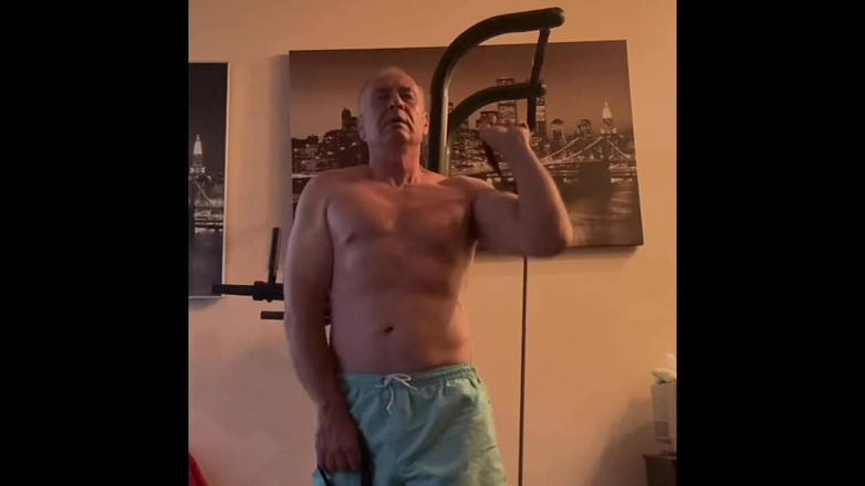 Alex Art: 체육관 속 영화