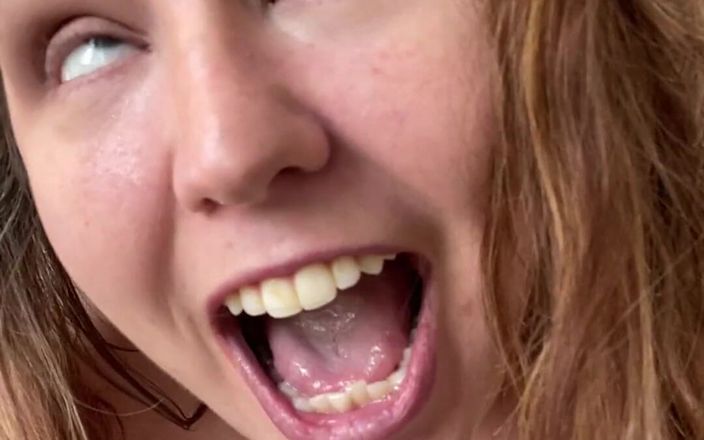KinkyKatie: सेक्सी महसूस करना और मेरे कर्व्स दिखाना