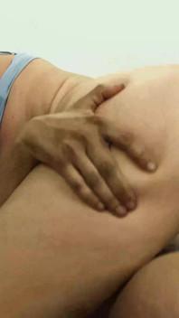 Creampie pepek berbulu Zoe