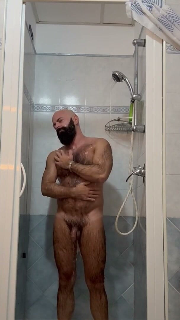 Shower (Carlos Verga)