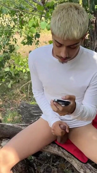 Público Twink Atrapado Masturbándose Gran Polla Sin Cortar Enorme Carga De Esperma