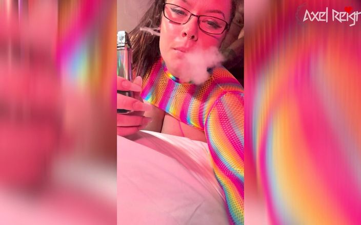 AxelReigns: Breeding a Vaping BBW