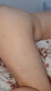Người vợ femdom nhét một cái mông dài 30cm cắm sâu vào người chồng phục tùng trong khi sục cu, cbt