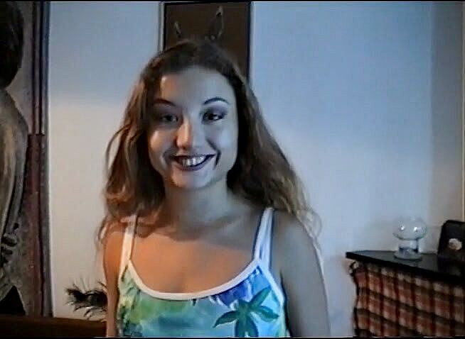 Flash Model Amateurs: Sladká teenagerka si užívá lízání kundičky