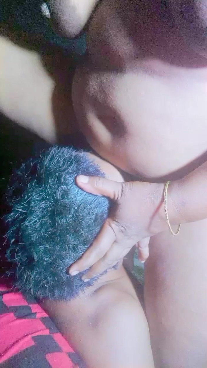 Sadia vabi: 继兄弟操他的继妹