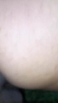 Eu fodo minha meia-irmã e deixei sua bunda cheia de porra na selva por danificar meu videogame parte 2