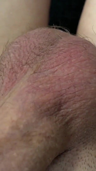 Cewek itu benar-benar benci cowok ini!! Menendang, menginjak kaki kotor di testis!