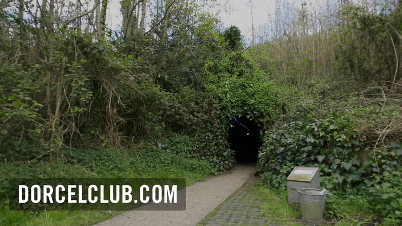 Dorcel Club: Lesbická mezihra se dvěma sexy brunetkami