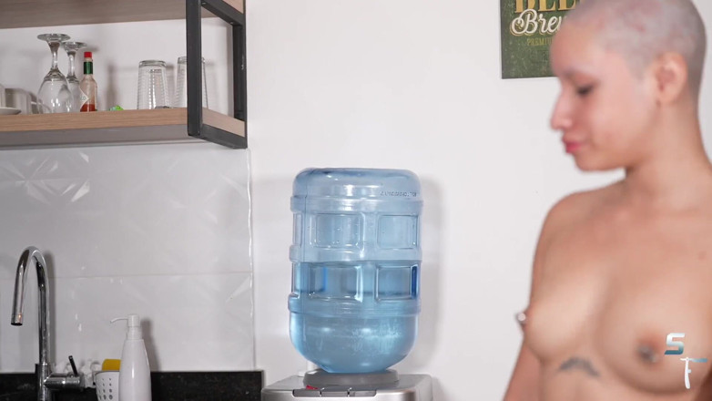 Shave Flix: Yesenia se vrací