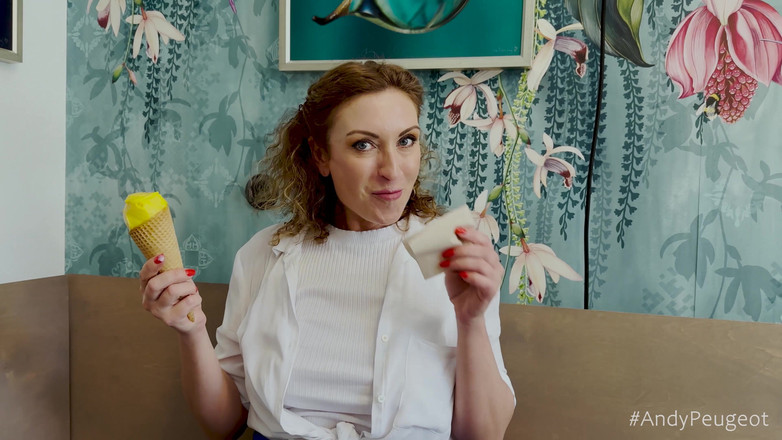 Andy Peugeot: Гаряча мамка Джулія Норт любить морозиво і смоктання члена