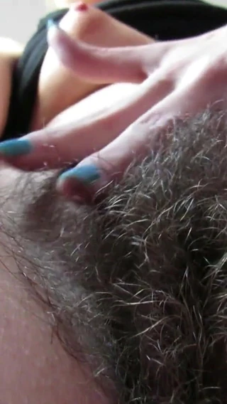 Cuteblonde666: Worship my fucking hairy pussy