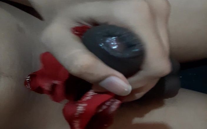 Hot Kolla: Twink 男孩与 Pantie 手淫